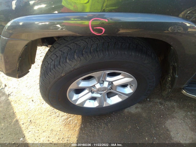 Toyota 4RUNNER SR5 2019 JTEZU5JR1K5212347 Image 4