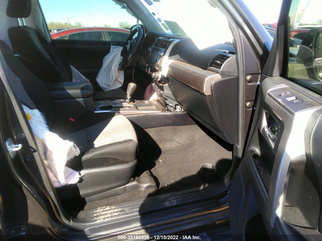 Toyota 4RUNNER SR5 2019 JTEZU5JR1K5212347 Image 10