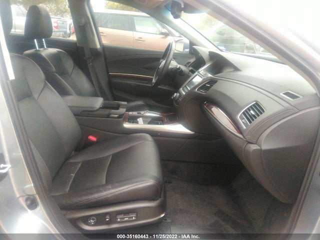 2017 Acura RLX, VIN: JH4KC2F96HC000160