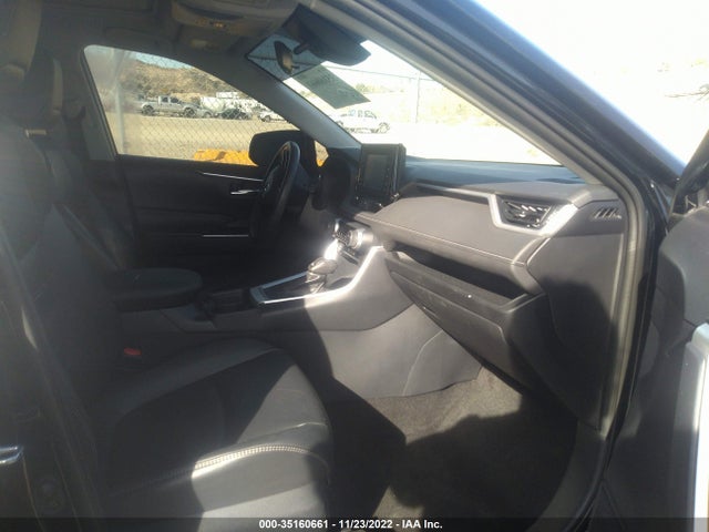 2019 Toyota RAV4, VIN: 2T3C1RFV5KC017135