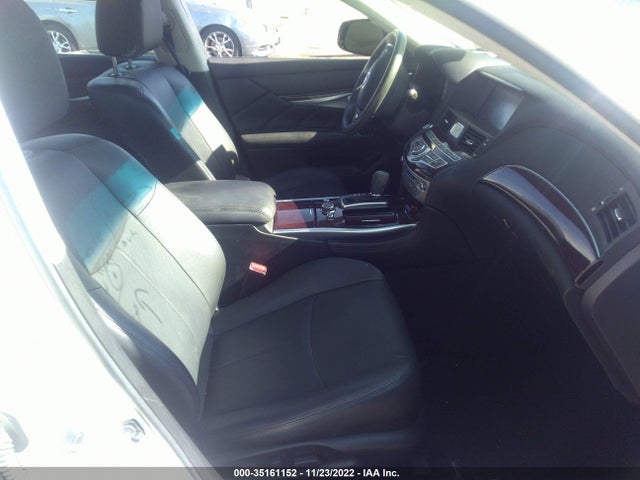 2019 Infiniti Q70, VIN: JN1BY1AP9KM505309