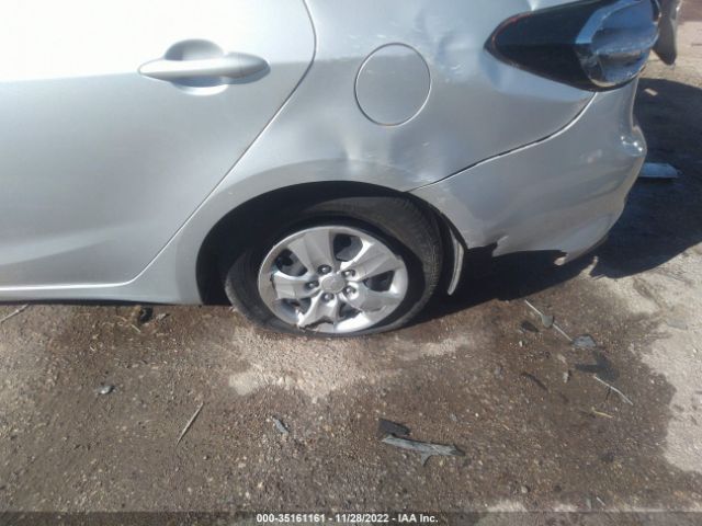 3KPFK4A73JE200645 KIA FORTE LX