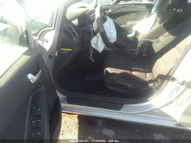 3KPFK4A73JE200645 KIA FORTE LX