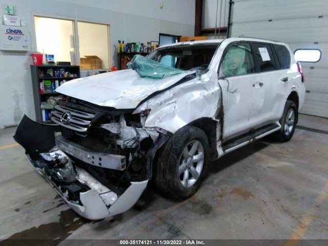 Lexus GX 460 2011 JTJBM7FX1B5031660 Image 2