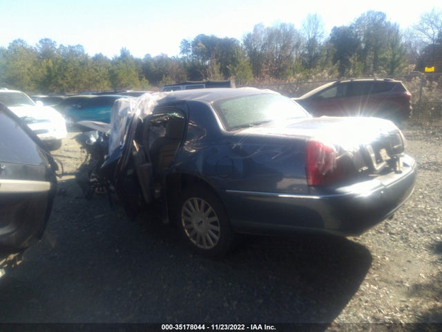 Lincoln Town Car 2005 1LNHM82W45Y632883 Image 3