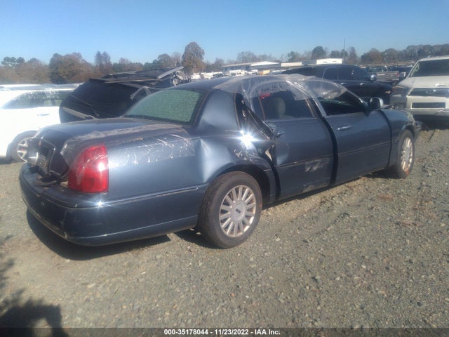 Lincoln Town Car 2005 1LNHM82W45Y632883 Image 4