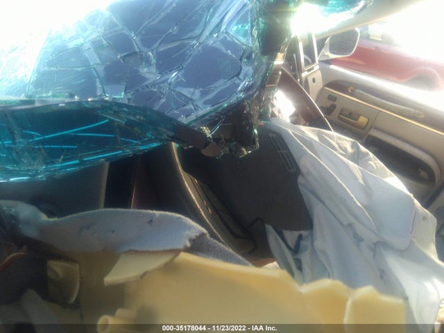 Lincoln Town Car 2005 1LNHM82W45Y632883 Image 7