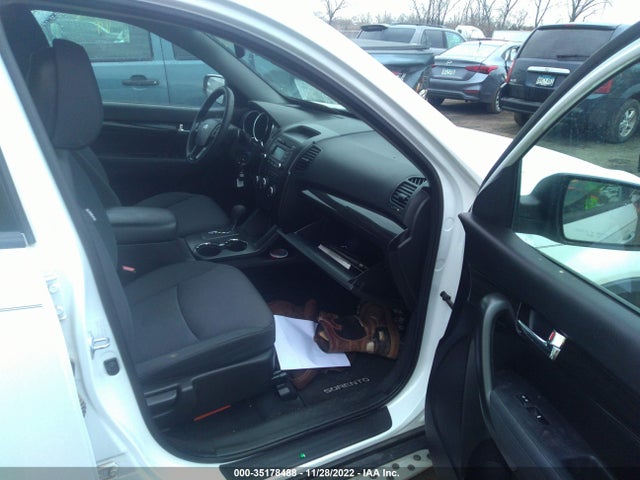 2012 KIA SORENTO LX VIN: 5XYKT3A61CG229189