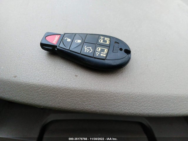 2A4RR5D15AR422604 Chrysler Town & Country Touring