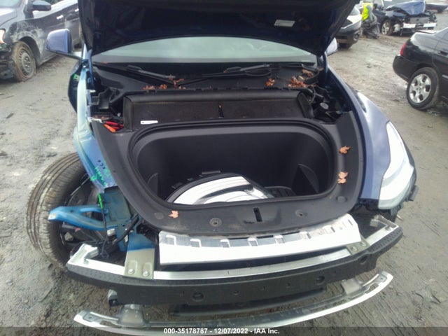 Tesla Model Y Long Range 2022 7SAYGAEE9NF400658 Image 10