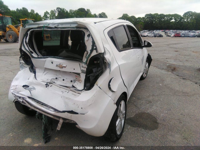 Chevrolet Spark 1lt Auto 2014 KL8CD6S94EC518398 Image 4