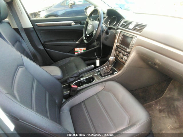 2018 Volkswagen Passat, VIN: 1VWBA7A36JC013307