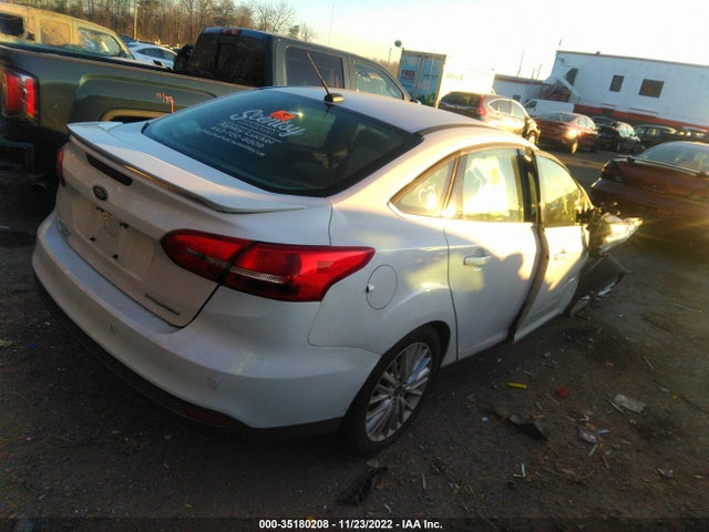 Ford Focus Titanium 2015 1FADP3J28FL238853 Image 4