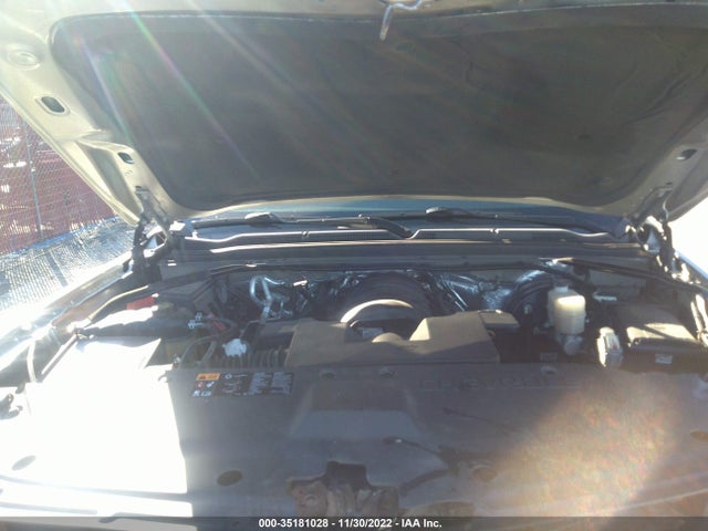 2015 Chevrolet Suburban, VIN: 1GNSCJKC1FR697381