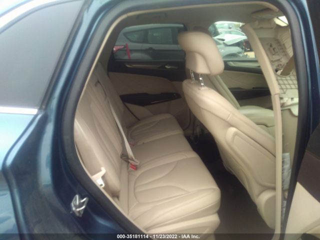 5LMCJ1C92JUL22264 Lincoln Mkc Premiere