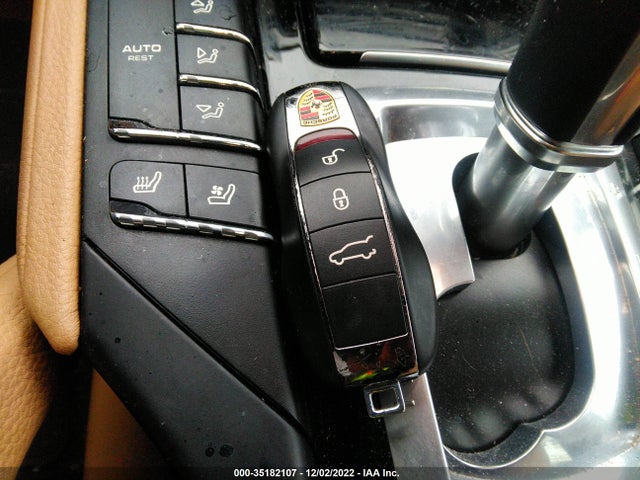 2017 Porsche Cayenne, VIN: WP1AB2A27HLA52891