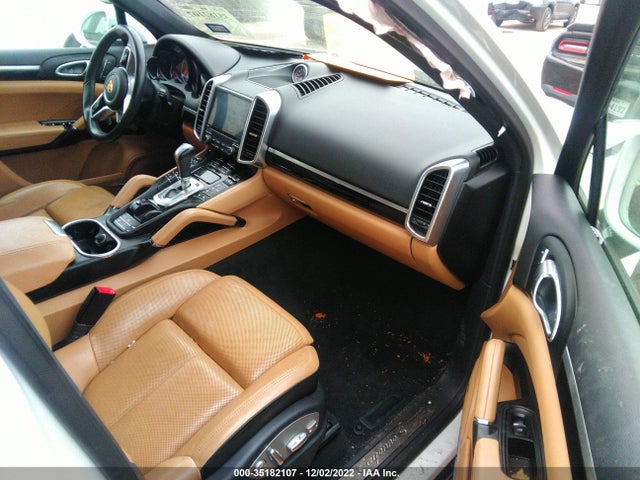 2017 Porsche Cayenne, VIN: WP1AB2A27HLA52891