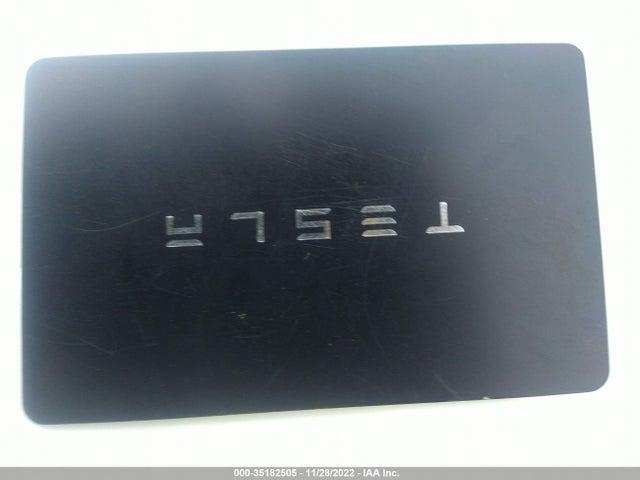 2022 Tesla Model X, VIN: 7SAXCBE55NF354498