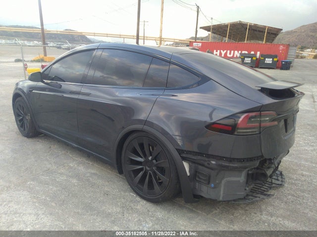2022 Tesla Model X, VIN: 7SAXCBE55NF354498