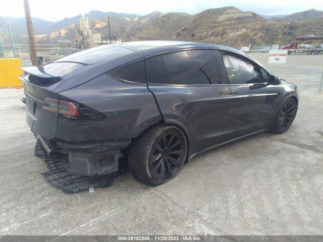 2022 Tesla Model X, VIN: 7SAXCBE55NF354498