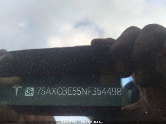 2022 Tesla Model X, VIN: 7SAXCBE55NF354498