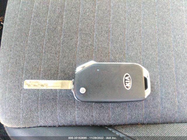 KNDEUCAA8M7230658 KIA SELTOS S