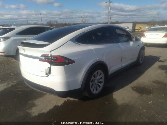 2020 Tesla Model X, VIN: 5YJXCBE24LF231453