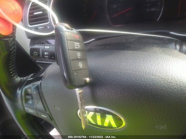 2014 KIA SORENTO LX VIN: 5XYKT3A67EG531055