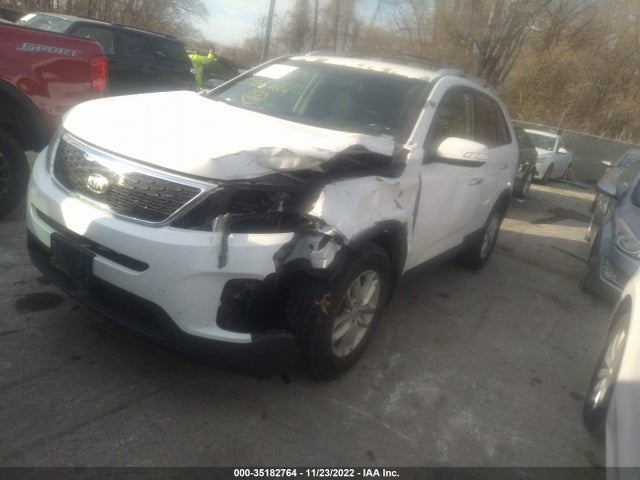 2014 KIA SORENTO LX VIN: 5XYKT3A67EG531055
