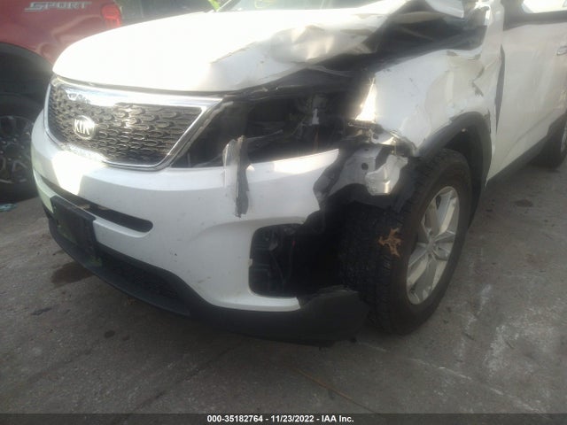 2014 KIA SORENTO LX VIN: 5XYKT3A67EG531055