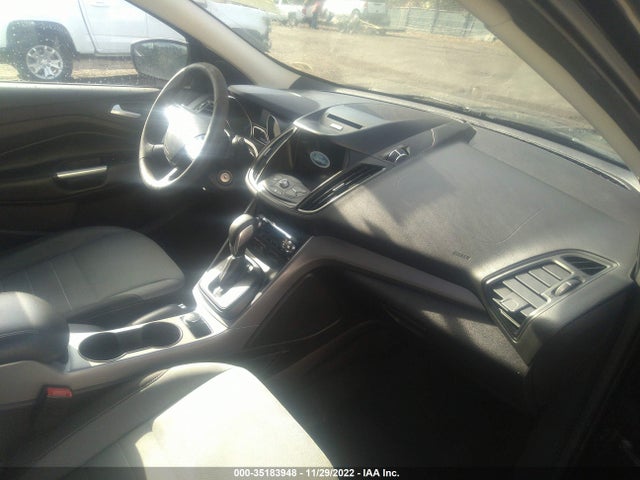 2016 Ford Escape, VIN: 1FMCU9GX1GUB24897