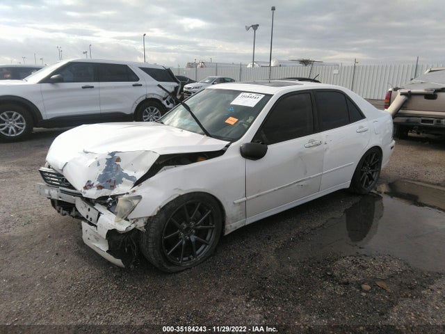 Lexus IS 300 2001 JTHBD182610012145 Image 2