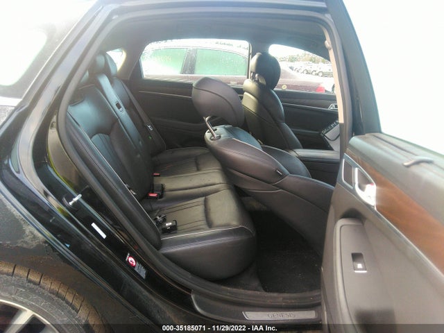 2016 Hyundai Genesis, VIN: KMHGN4JE1GU118333
