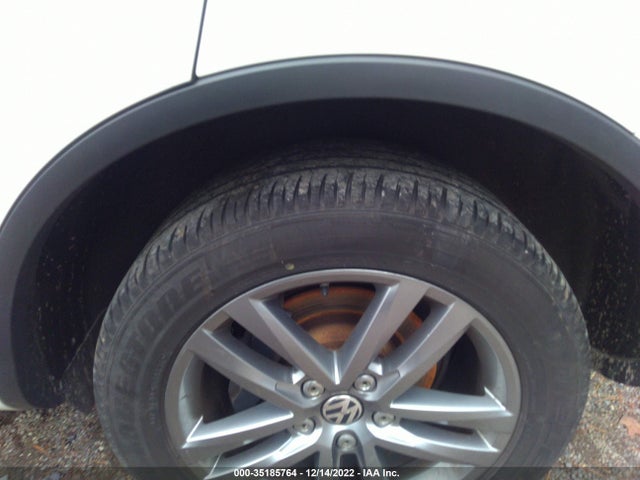 2015 Volkswagen Touareg, VIN: WVGEP9BPXFD002979