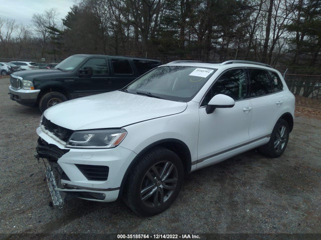 2015 Volkswagen Touareg, VIN: WVGEP9BPXFD002979