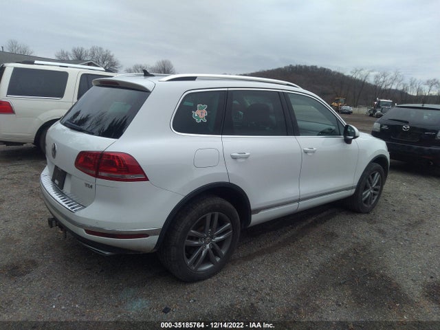 2015 Volkswagen Touareg, VIN: WVGEP9BPXFD002979