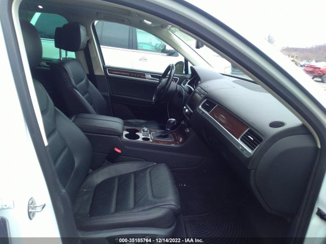 2015 Volkswagen Touareg, VIN: WVGEP9BPXFD002979