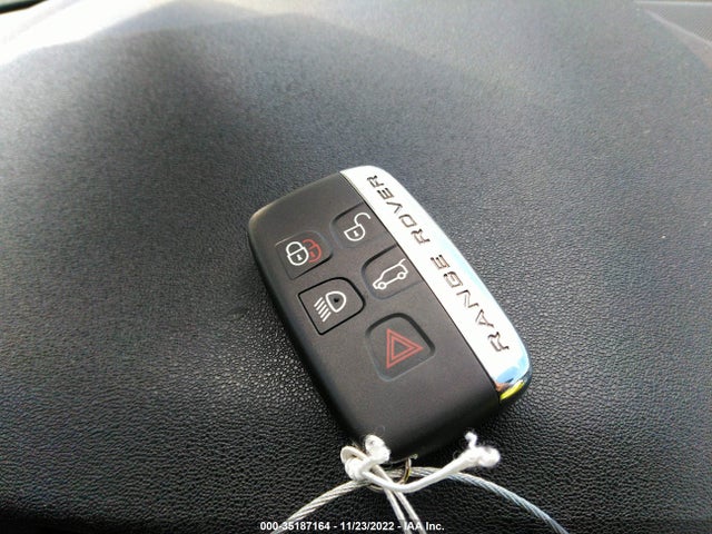Land Rover RANGE ROVER VELAR 2019 SALYB2EX3KA783092 Image 3