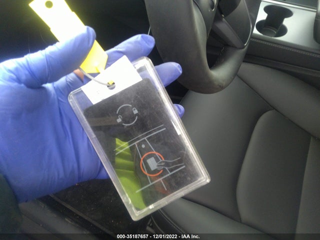 Tesla Model Y Long Range 2023 7SAYGDEE1PA026144 Image 3