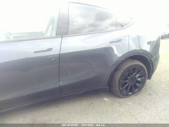 Tesla Model Y Long Range 2023 7SAYGDEE1PA026144 Image 4