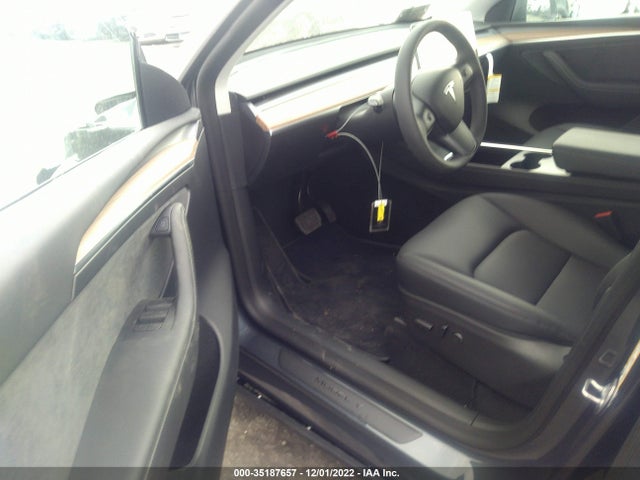 Tesla Model Y Long Range 2023 7SAYGDEE1PA026144 Image 7