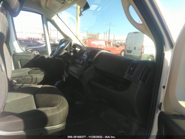 3C6TRVDG1JE142526 RAM Promaster Cargo Van