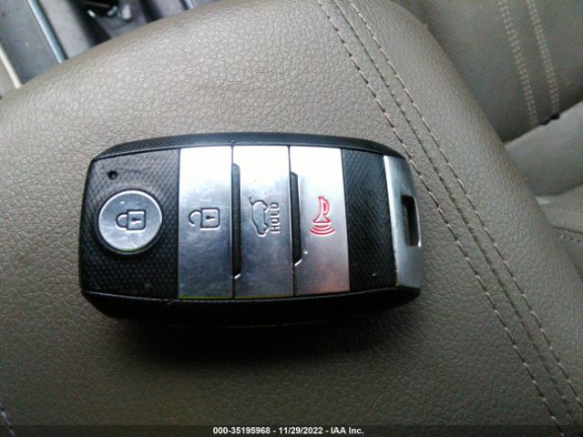KNDPCCACXE7603021 KIA Sportage Ex