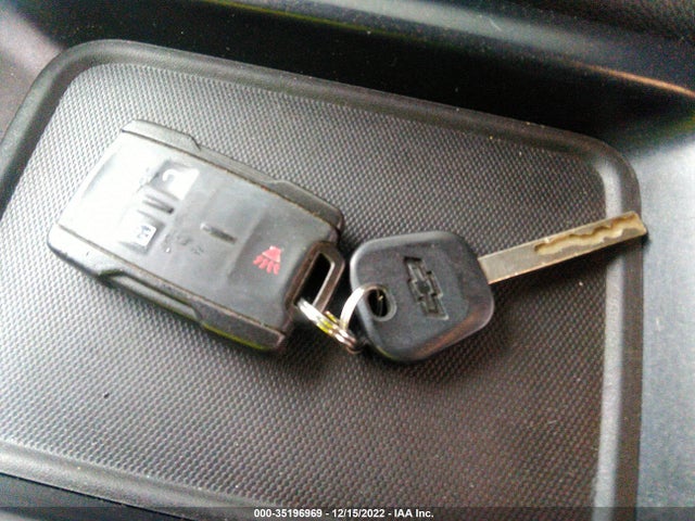 2015 CHEVROLET SILVERADO 1500 LT VIN: 1GCVKREC0FZ402838