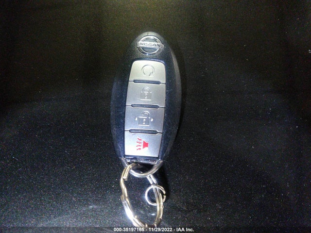 2017 NISSAN ROGUE SV VIN: KNMAT2MVXHP589641