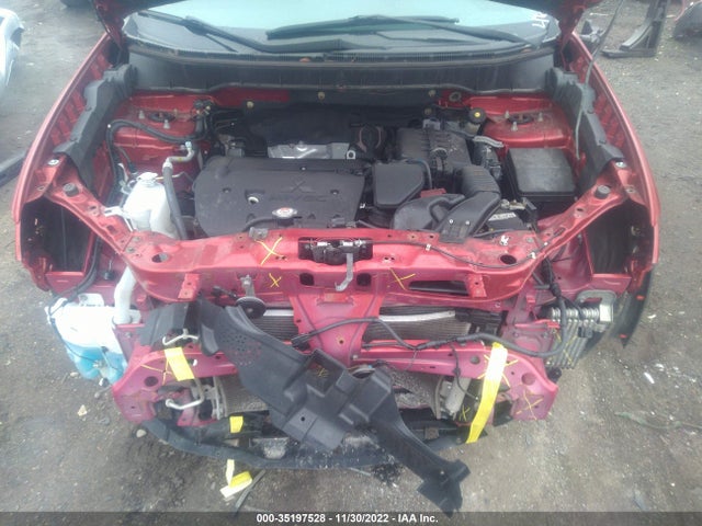 JA4AR3AWXJU000896 Mitsubishi Outlander Sport Se 2.4