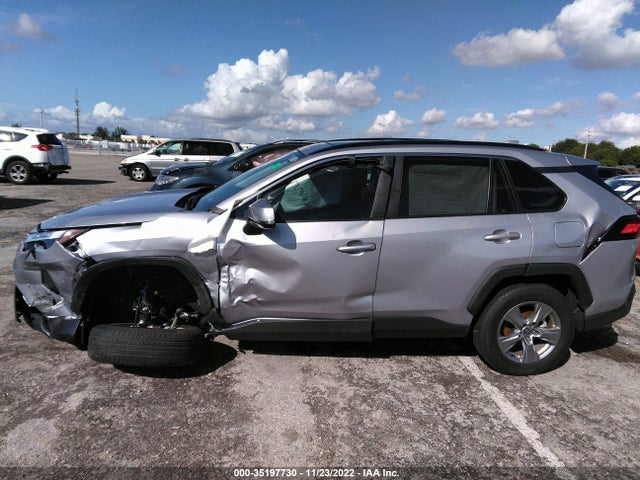 2022 Toyota RAV4, VIN: 2T3W1RFV8NC196112