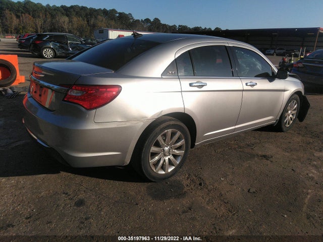 Chrysler 200 Limited 2013 1C3CCBCG0DN510368 Image 4