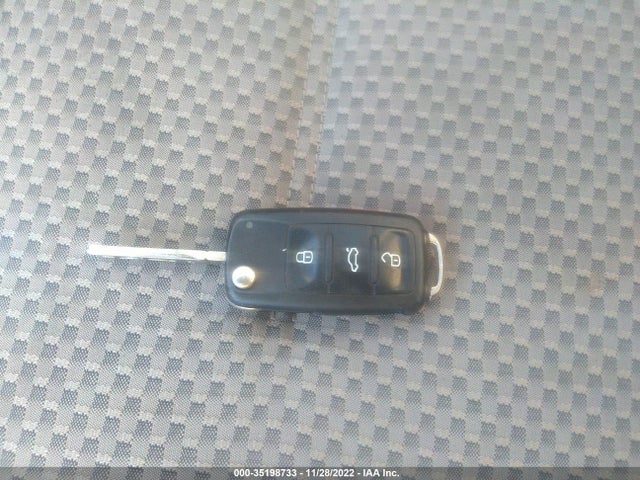 3VW1K7AJ8EM324300 Volkswagen Jetta Sedan S