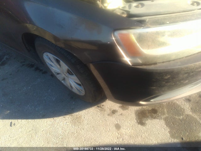 3VW1K7AJ8EM324300 Volkswagen Jetta Sedan S